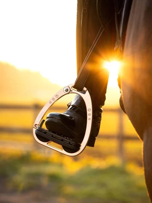 LeMieux Vector Balance Safety Stirrup - VARIOUS COLOURS - Image 11