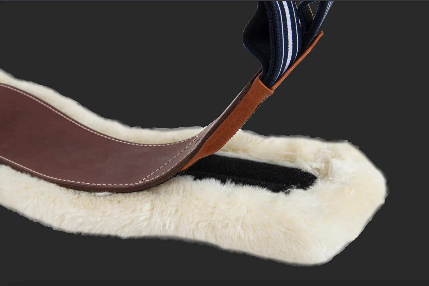 Signature By Antares Hunter Girth With Removable Synthetic Sheepskin Liner - Image 4