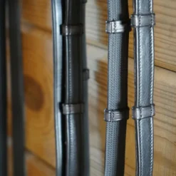 Signature By Antares Dressage Soft Grip Reins With 7 Leather Loops - 2 Colours