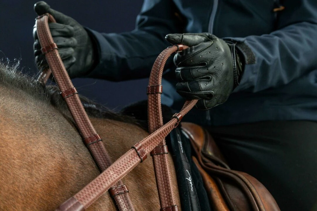 Dy'on D Collection Fancy Stitch Rubber Reins W/ 7 Leather Loops